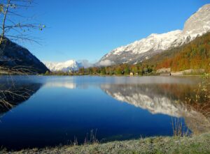 WallpaperFusion-lake-grundlsee-austria-Original-4000x2945